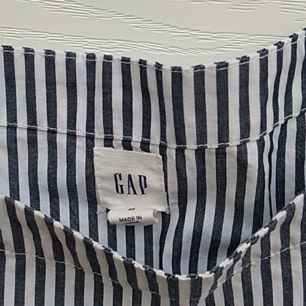 GAP top - Picture 2 of 5
